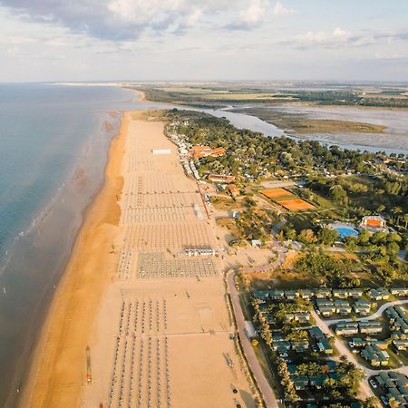 Cozy Villa 250 Metres From The Beach - Beahost - Bibione Exteriör bild