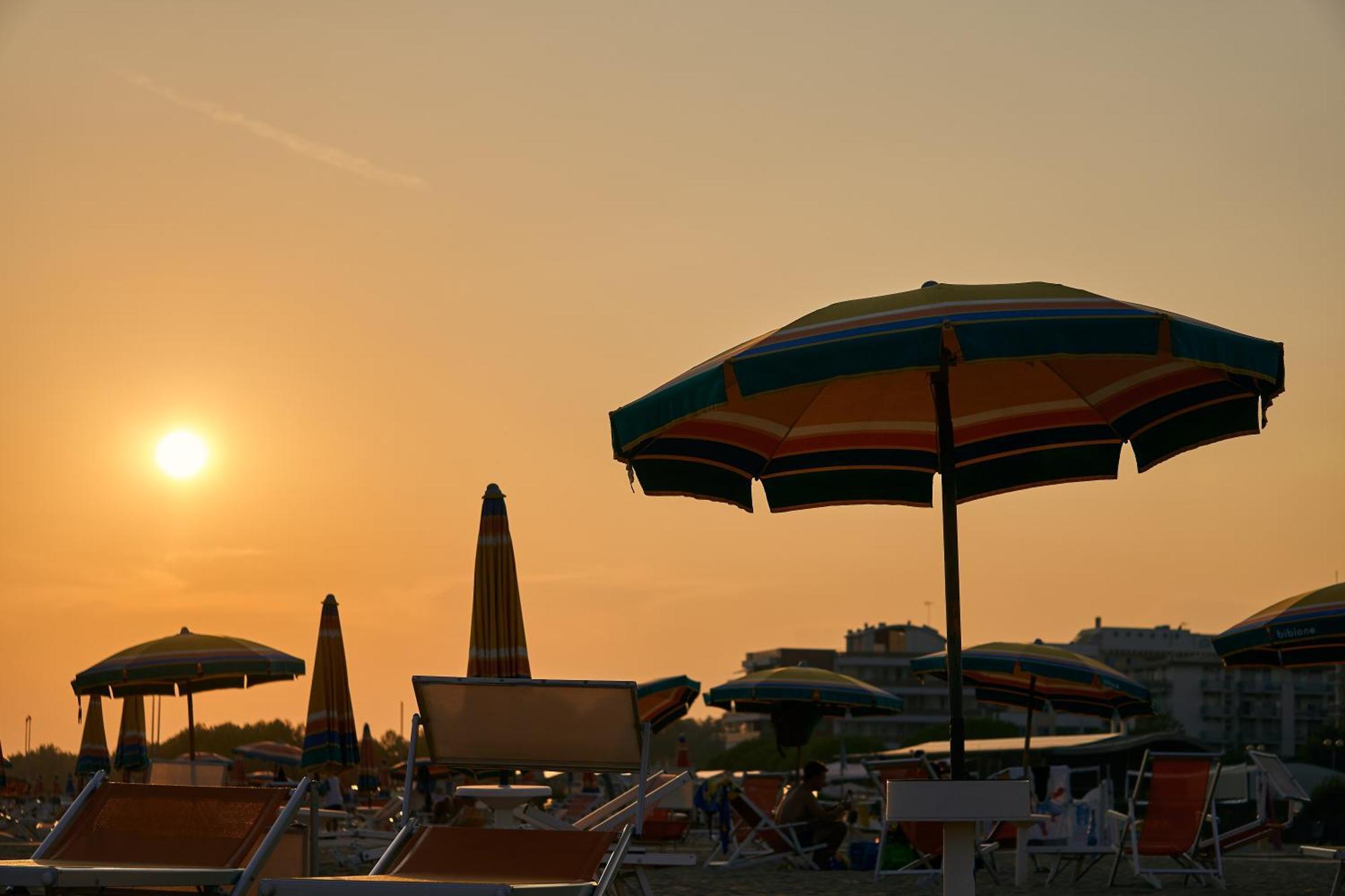 Cozy Villa 250 Metres From The Beach - Beahost - Bibione Exteriör bild