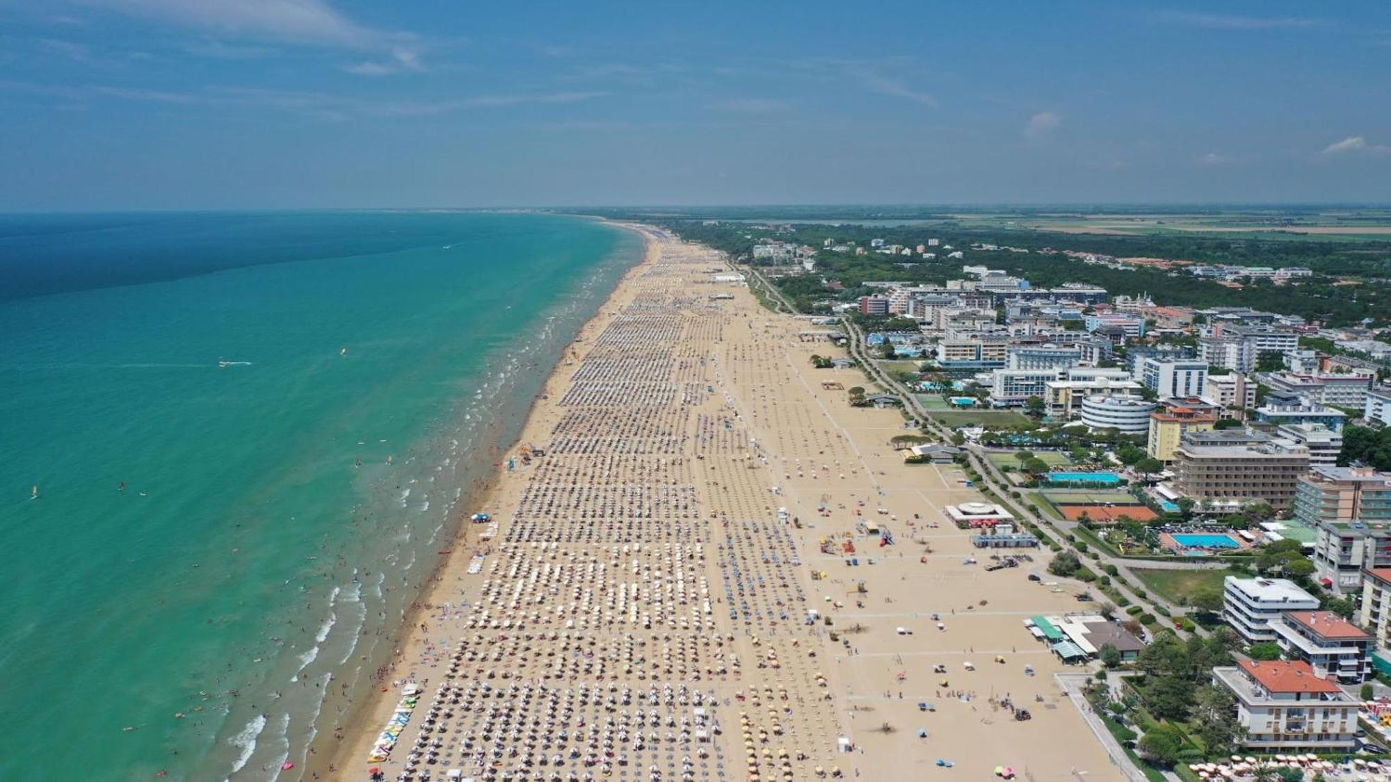 Cozy Villa 250 Metres From The Beach - Beahost - Bibione Exteriör bild