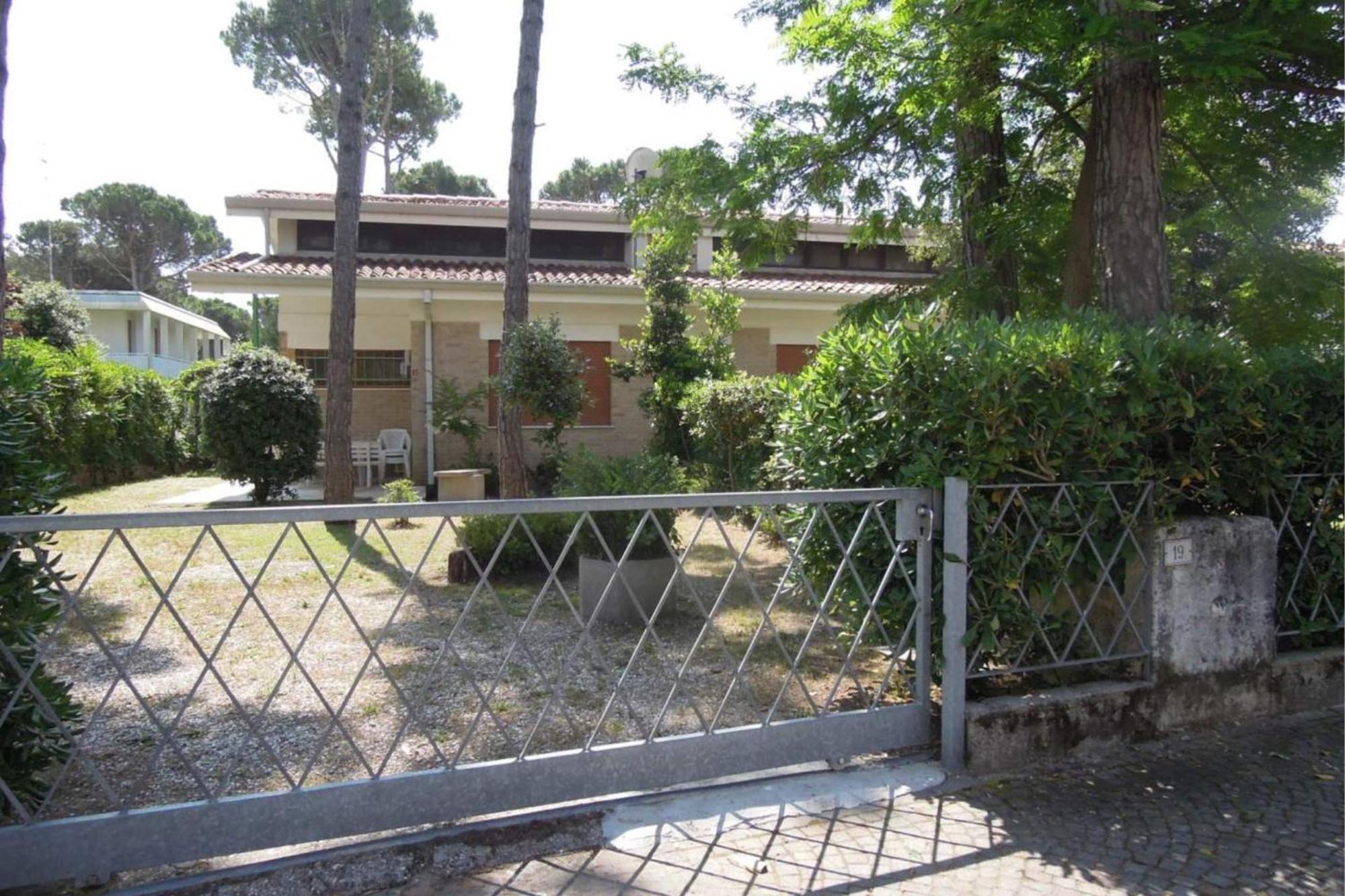 Cozy Villa 250 Metres From The Beach - Beahost - Bibione Exteriör bild